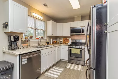 Kitchen - 11157 Ash Ct, Hampton, GA 30228 photo 3 of 3