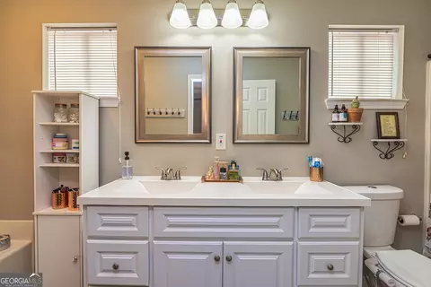 Bath - 11157 Ash Ct, Hampton, GA 30228 photo 1 of 3