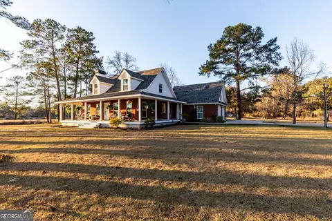 276 Old River Rd, Bloomingdale, GA 31302