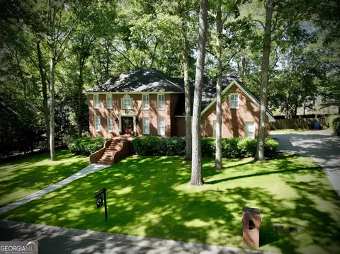 Exterior - 122 White Oak Cir, Dublin, GA 31021 photo 8 of 9