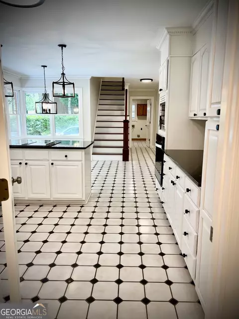 Entry Way - 122 White Oak Cir, Dublin, GA 31021 photo 1 of 8
