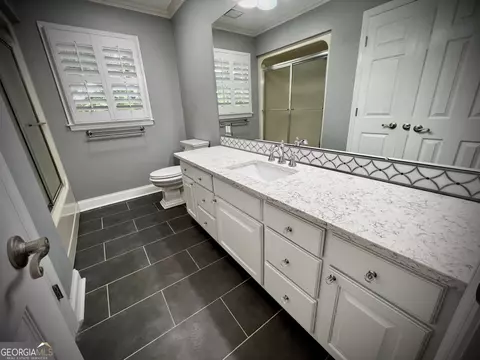 Bath - 122 White Oak Cir, Dublin, GA 31021 photo 3 of 7