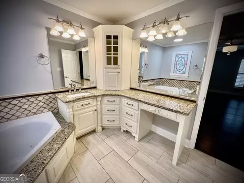 Bath - 122 White Oak Cir, Dublin, GA 31021 photo 7 of 7