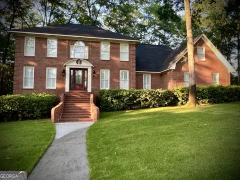 Exterior - 122 White Oak Cir, Dublin, GA 31021 photo 2 of 9