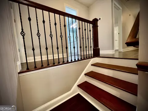 Entry Way - 122 White Oak Cir, Dublin, GA 31021 photo 7 of 8