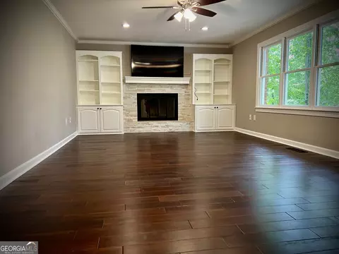 Living - 122 White Oak Cir, Dublin, GA 31021 photo 1 of 5