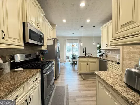 2585 Kirkstone Dr, Buford, GA 30519 photo 2