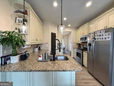 2585 Kirkstone Dr, Buford, GA 30519 photo 3