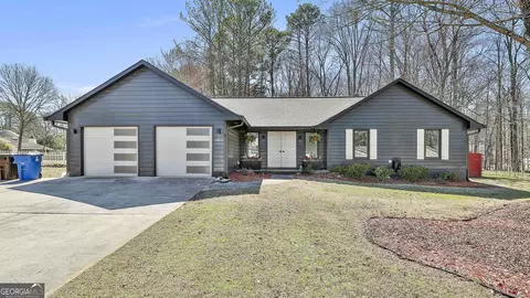203 Hedgewood Ct, Peachtree City, GA 30269