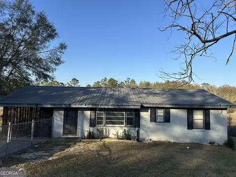 114 Lakeview Dr, Dublin, GA 31021