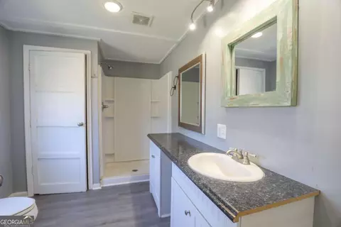 Bath - 123 Recreation Rd, Gray, GA 31032 photo 1 of 2