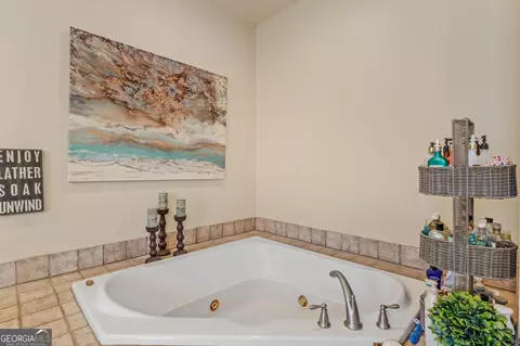 Bath - 417 Harper Rd, Mcdonough, GA 30252 photo 2 of 4