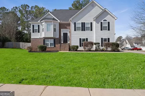 835 Betsy Ross Trl, Hampton, GA 30228