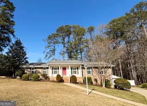 107 Cannongate Cir, Sharpsburg, GA 30277