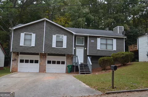 5475 Pepperwood Ct, Stone Mountain, GA 30087