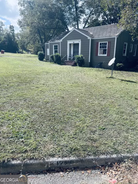 1220 Sylvian Dr, Macon, GA 31206