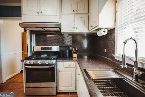102 Tyus St, Barnesville, GA 30204 photo 9