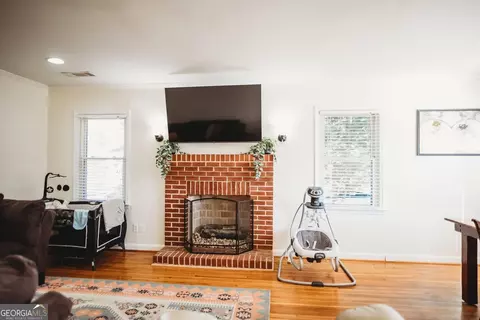 102 Tyus St, Barnesville, GA 30204 photo 4