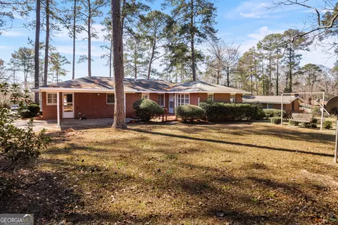Exterior - 111 Brett Ave, Warner Robins, GA 31088 photo 4 of 8