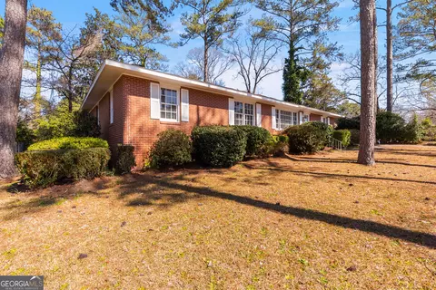 Exterior - 111 Brett Ave, Warner Robins, GA 31088 photo 2 of 8