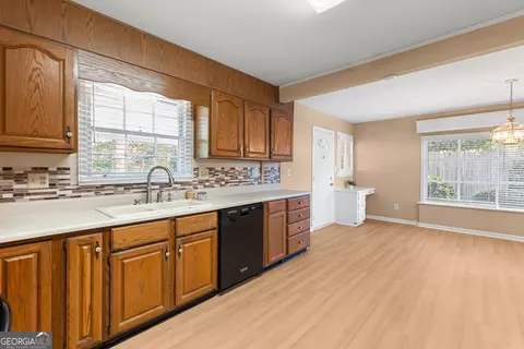 Kitchen - 111 Brett Ave, Warner Robins, GA 31088 photo 1 of 3