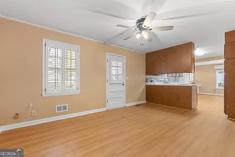 Living - 111 Brett Ave, Warner Robins, GA 31088 photo 3 of 7