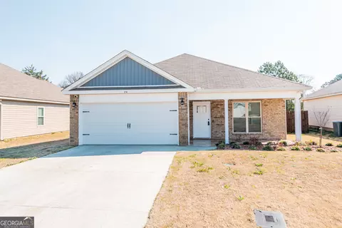 134 Hughes Dr, Warner Robins, GA 31093