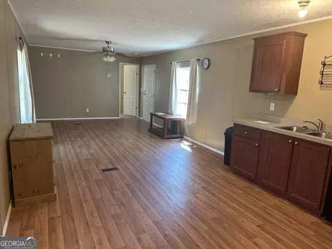 Living - 17 Turtle Creek Ln, Commerce, GA 30530 photo 2 of 2