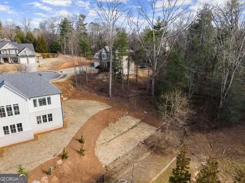 1064 Hartwell Xing, Gainesville, GA 30501