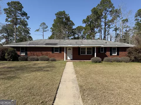 109 W Jeff Davis Ave, Lyons, GA 30436