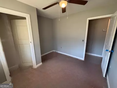 Bedroom - 109 W Jeff Davis Ave, Lyons, GA 30436 photo 3 of 4