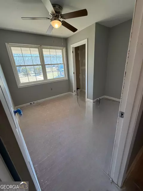 Bedroom - 109 W Jeff Davis Ave, Lyons, GA 30436 photo 4 of 4