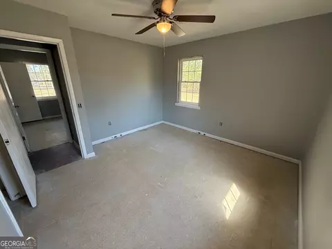 Bedroom - 109 W Jeff Davis Ave, Lyons, GA 30436 photo 2 of 4
