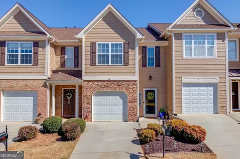 6307 Shoreview Cir, Flowery Branch, GA 30542