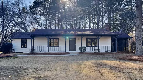 30 Fairfield Dr, Ellenwood, GA 30294
