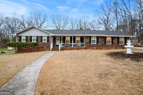 4164 W Shore Ct, Douglasville, GA 30135