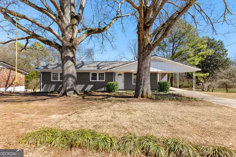 112 Greenbriar Dr, Cedartown, GA 30125