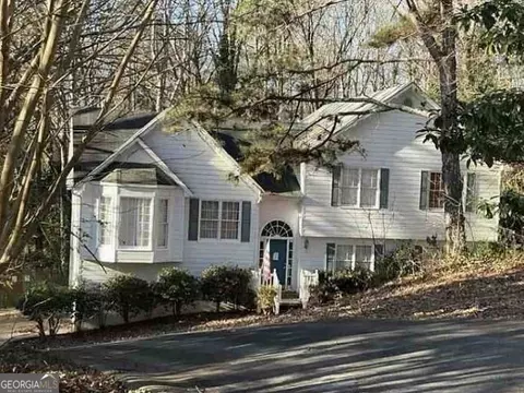 132 Springwater Trce, Woodstock, GA 30188