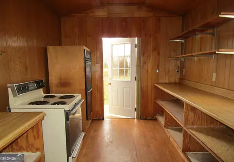 Kitchen - 240 Homer Stephens Rd, Cornelia, GA 30531 photo 2 of 5