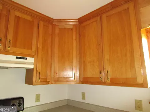 Kitchen - 240 Homer Stephens Rd, Cornelia, GA 30531 photo 5 of 5