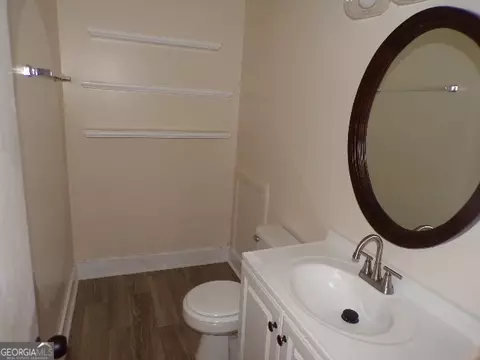 Bath - 803 Mobley St, Thomson, GA 30824 photo 2 of 2