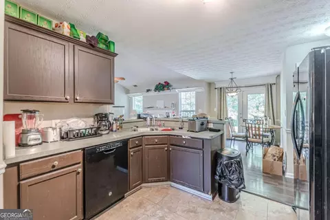 320 Creekside Trl, Covington, GA 30016 photo 11