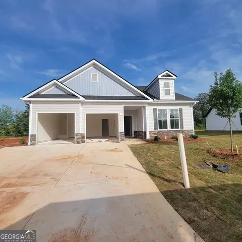 112 Breakwater Way, Perry, GA 31069