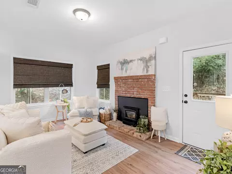 Living - 452 Haley Rd, Jackson, GA 30233 photo 2 of 2