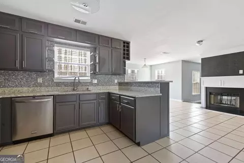 1116 Oak Hollow Ln, Hampton, GA 30228 photo 3