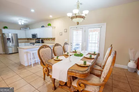 Dining - 458 Cv Mosley Blvd, Lyons, GA 30436 photo 2 of 3