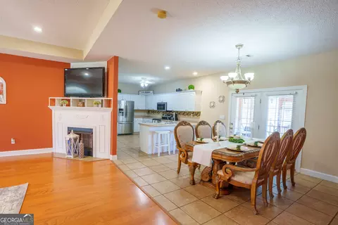 Dining - 458 Cv Mosley Blvd, Lyons, GA 30436 photo 3 of 3