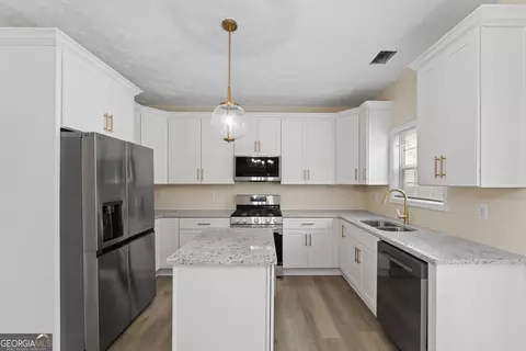 Kitchen - 80 Rosemoore Dr, Covington, GA 30014 photo 5 of 5