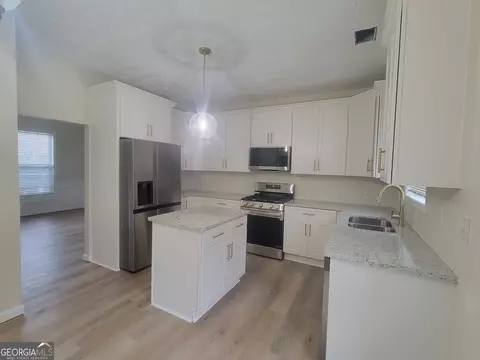 Kitchen - 80 Rosemoore Dr, Covington, GA 30014 photo 4 of 5