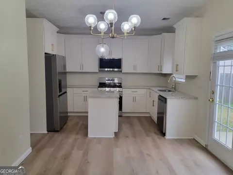 Kitchen - 80 Rosemoore Dr, Covington, GA 30014 photo 3 of 5